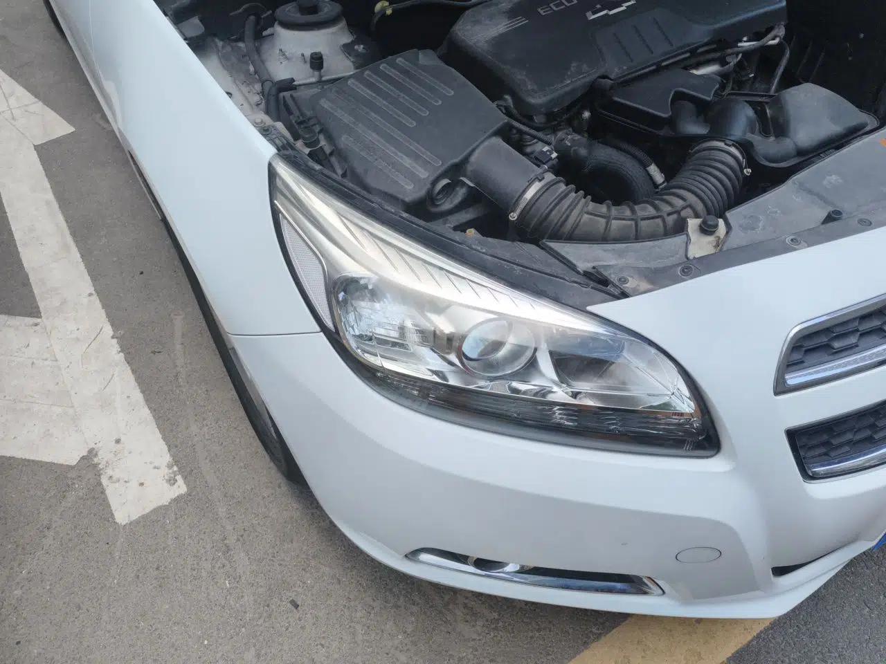 Chevrolet Malibu 2012 2.0L Automatic Luxury Edition — миниатюра 7