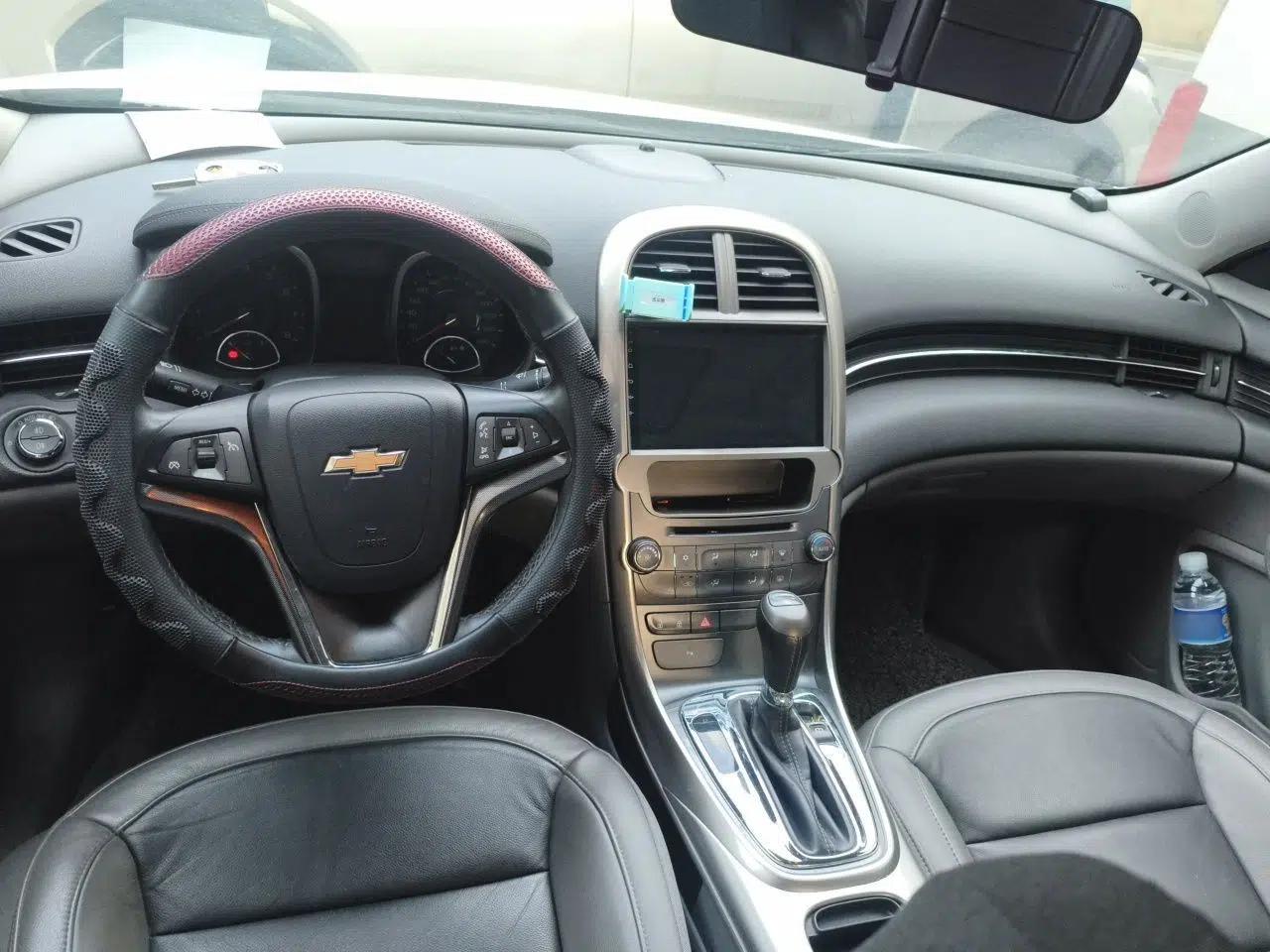 Chevrolet Malibu 2012 2.0L Automatic Luxury Edition — миниатюра 9