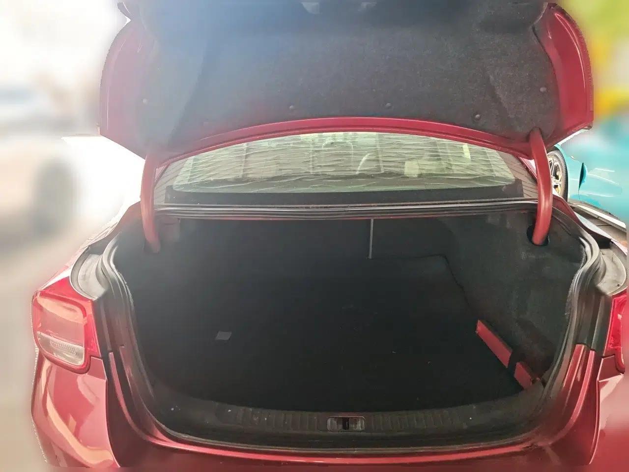 Chevrolet Malibu 2013 2.0L Automatic Luxury Edition — миниатюра 19