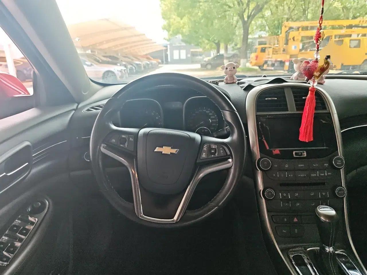 Chevrolet Malibu 2013 2.0L Automatic Luxury Edition — миниатюра 10