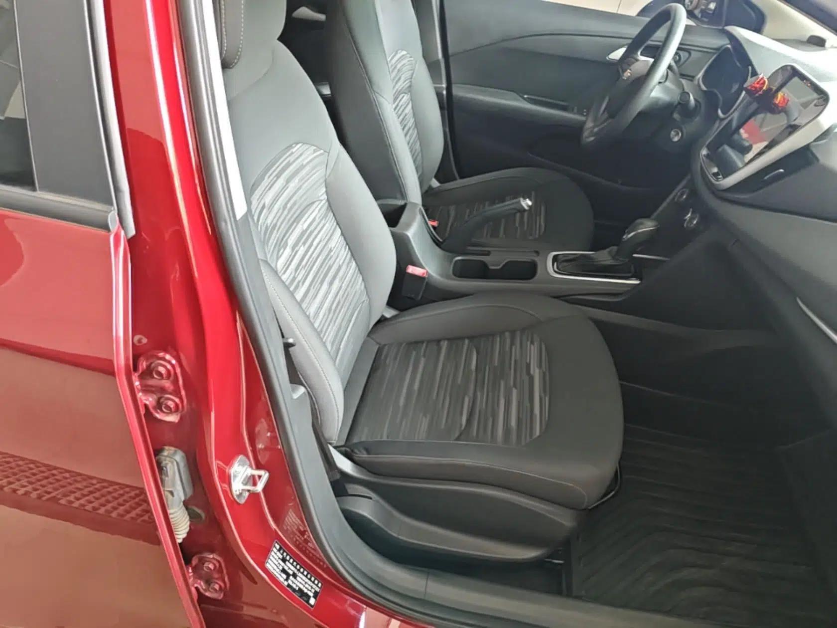 Chevrolet Cavalier 2019 320 Automatic Enjoyment with Sunroof — миниатюра 19