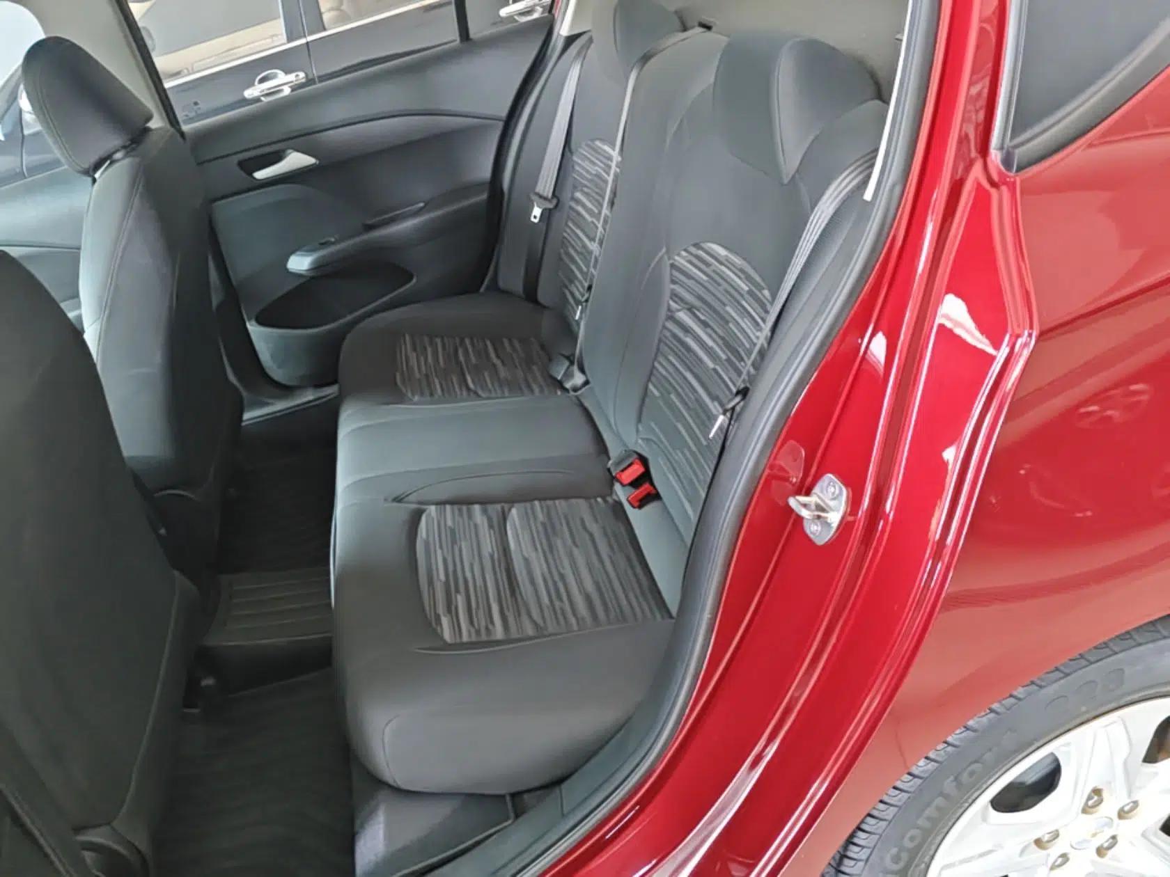 Chevrolet Cavalier 2019 320 Automatic Enjoyment with Sunroof — миниатюра 20