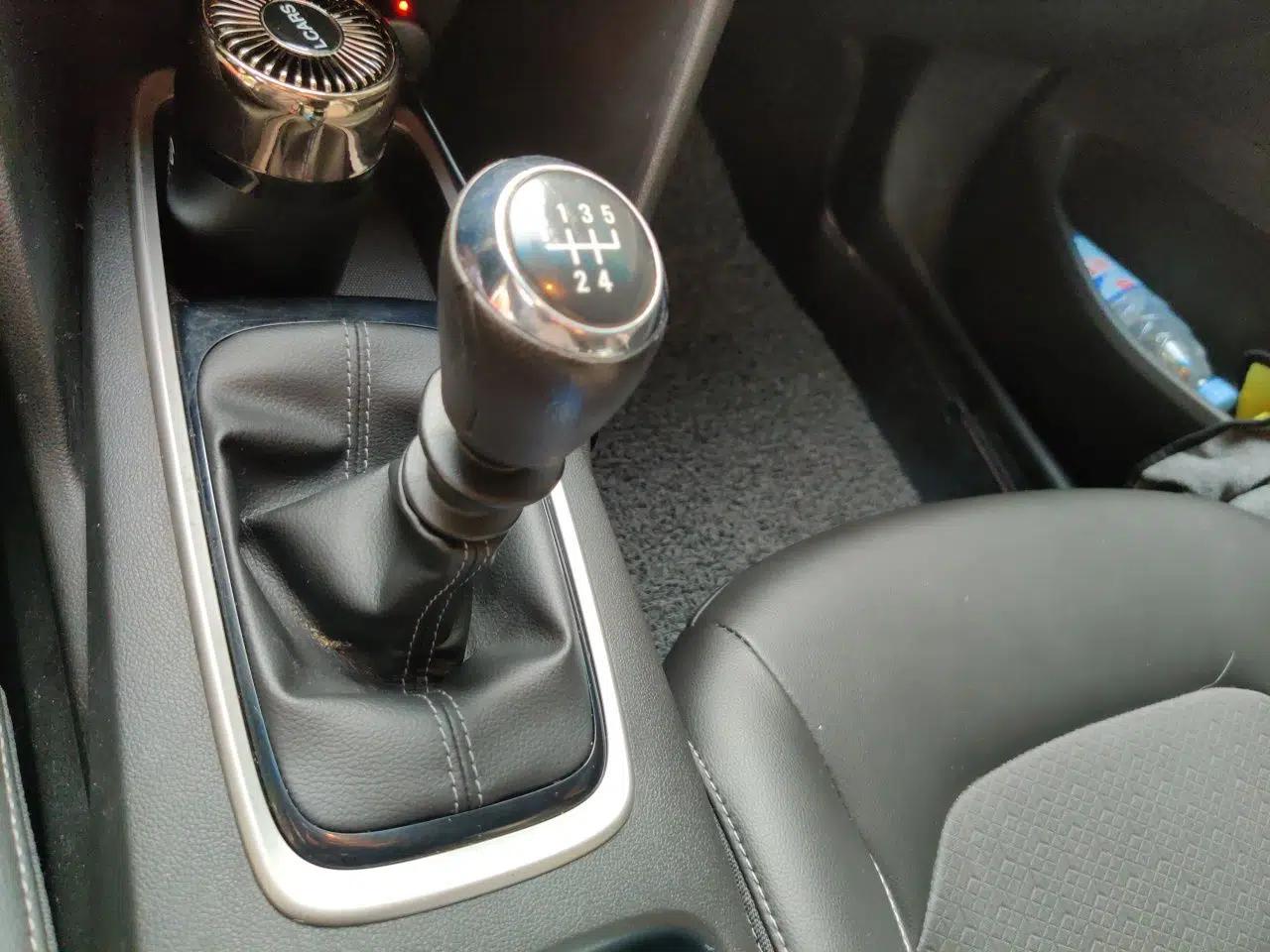 Chevrolet Cavalier 2016 1.5L Manual Xinyue Edition — миниатюра 14