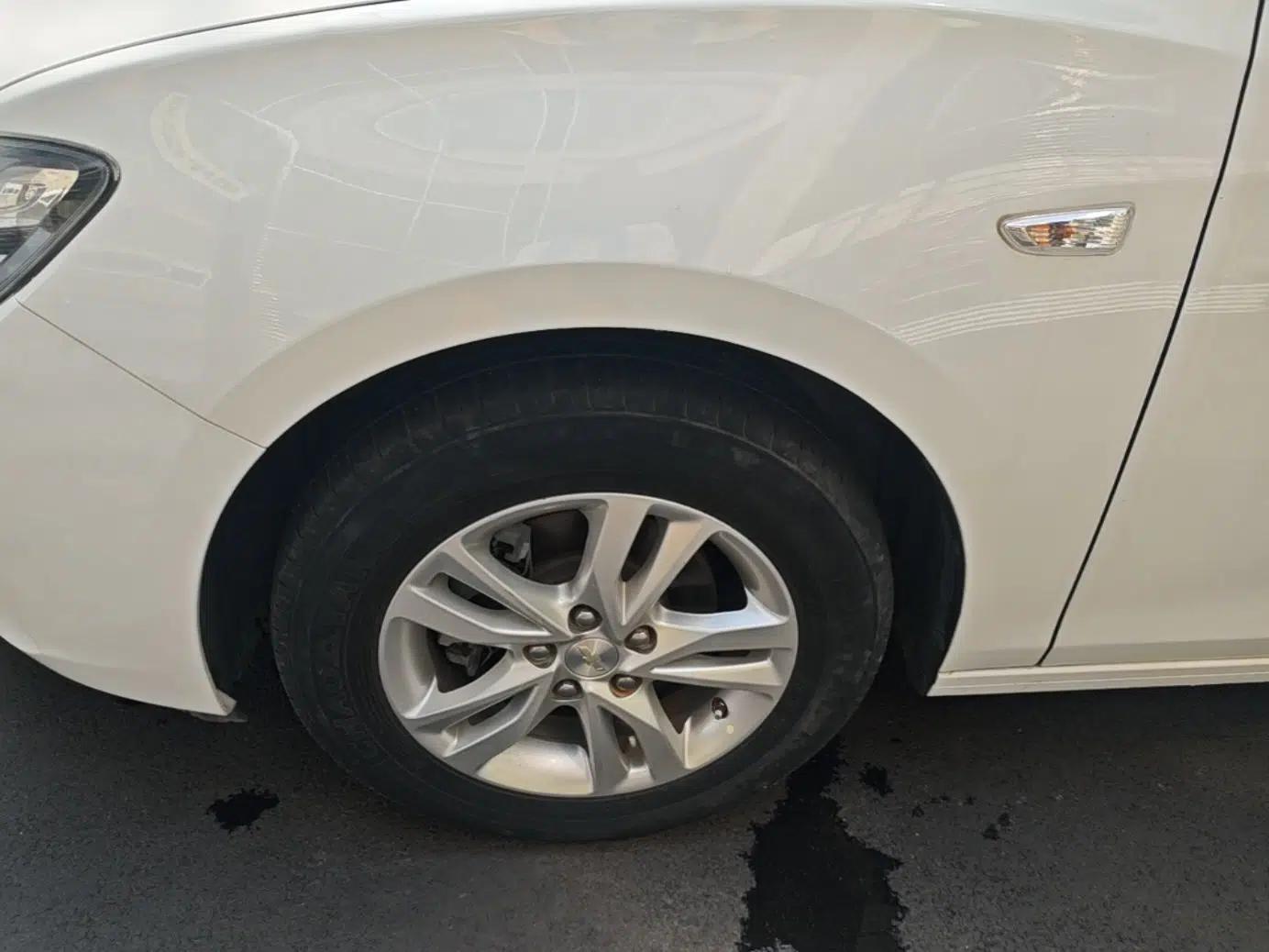 Chevrolet Cavalier 2019 320 Automatic Xinyue Edition — миниатюра 10