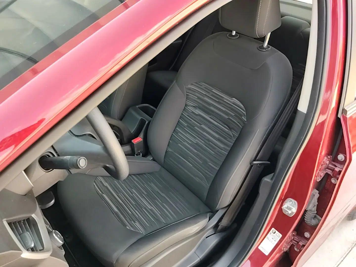 Chevrolet Cavalier 2019 320 Automatic Enjoyment with Sunroof — миниатюра 17