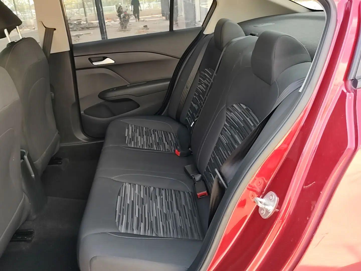 Chevrolet Cavalier 2019 320 Automatic Enjoyment with Sunroof — миниатюра 20