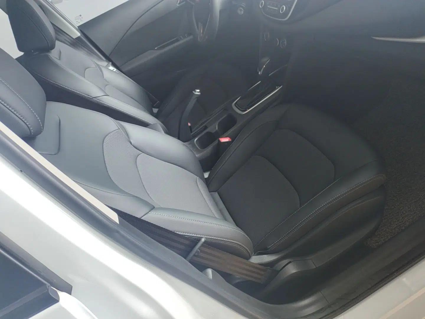 Chevrolet Cavalier 2019 320 Automatic Xinyue Edition — миниатюра 19