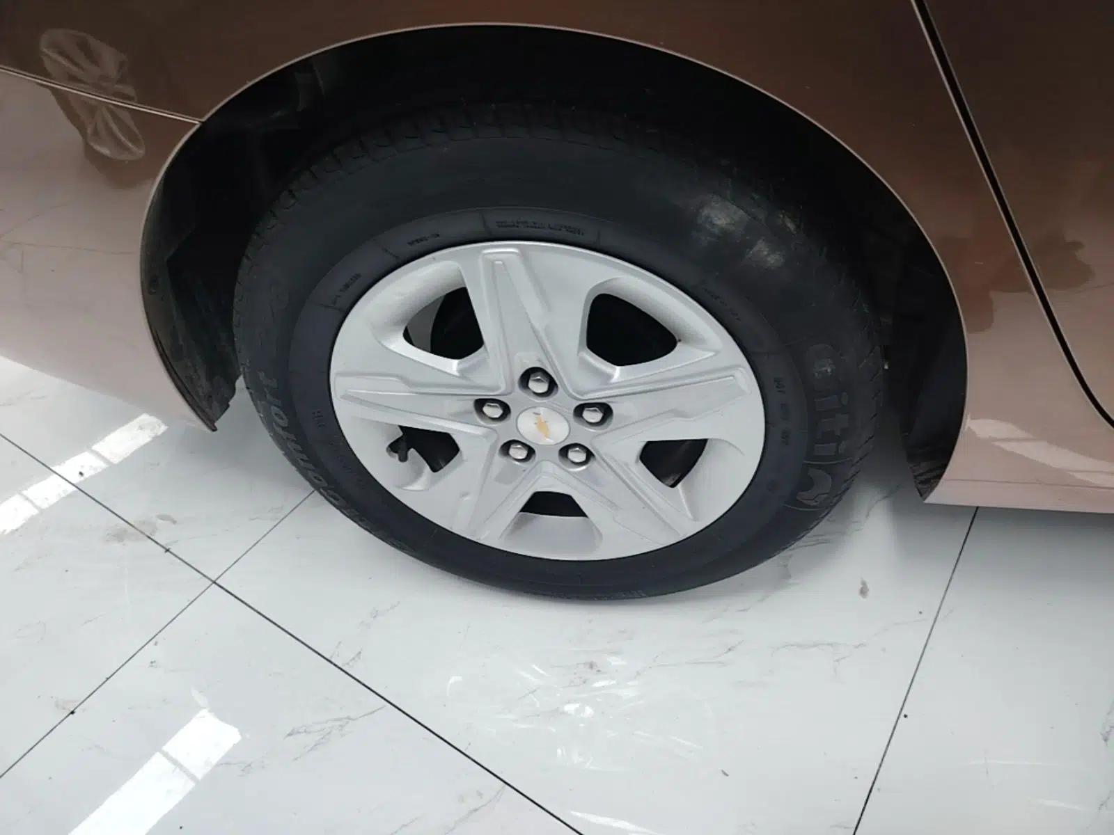 Chevrolet Cavalier 2019 320 Automatic Enjoyment with Sunroof — миниатюра 11