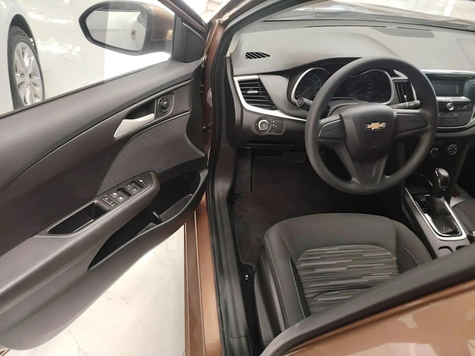 Chevrolet Cavalier 2019 320 Automatic Enjoyment with Sunroof — миниатюра 18