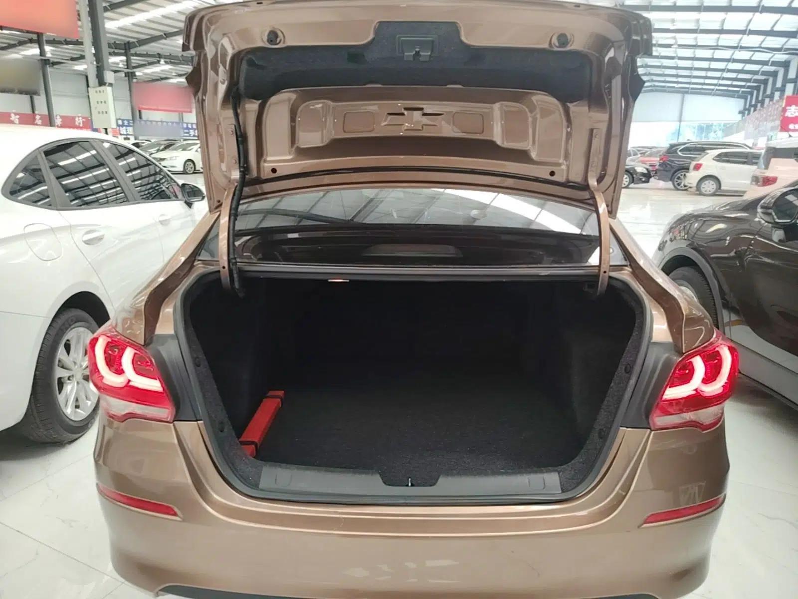 Chevrolet Cavalier 2019 320 Automatic Enjoyment with Sunroof — миниатюра 22