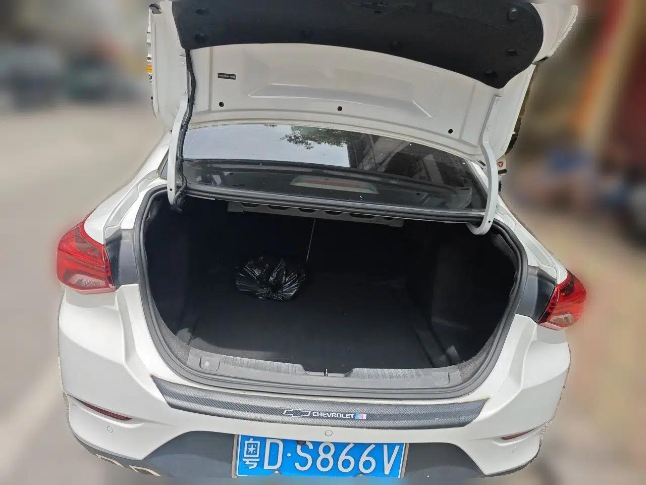 Chevrolet Cavalier 2020 325T Automatic Enjoyment Edition — миниатюра 19