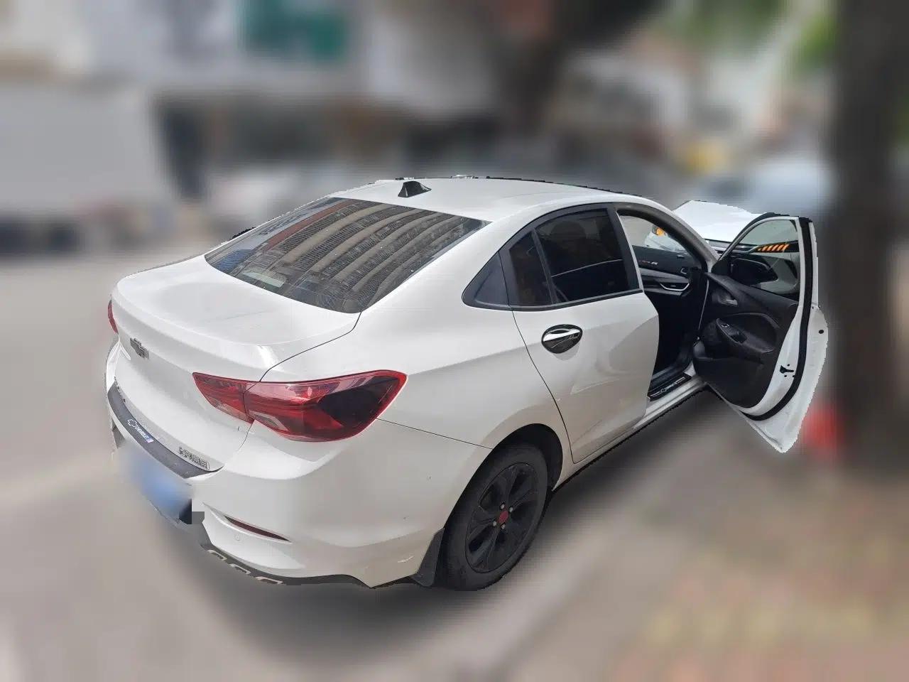 Chevrolet Cavalier 2020 325T Automatic Enjoyment Edition — миниатюра 6