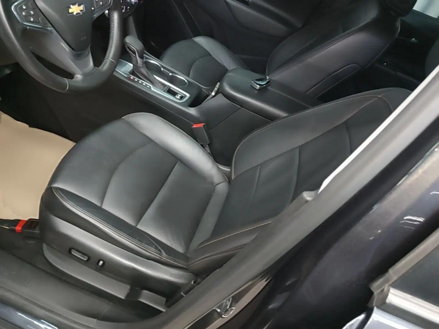 Chevrolet Equinox 2021 535T Chijie Edition — миниатюра 17