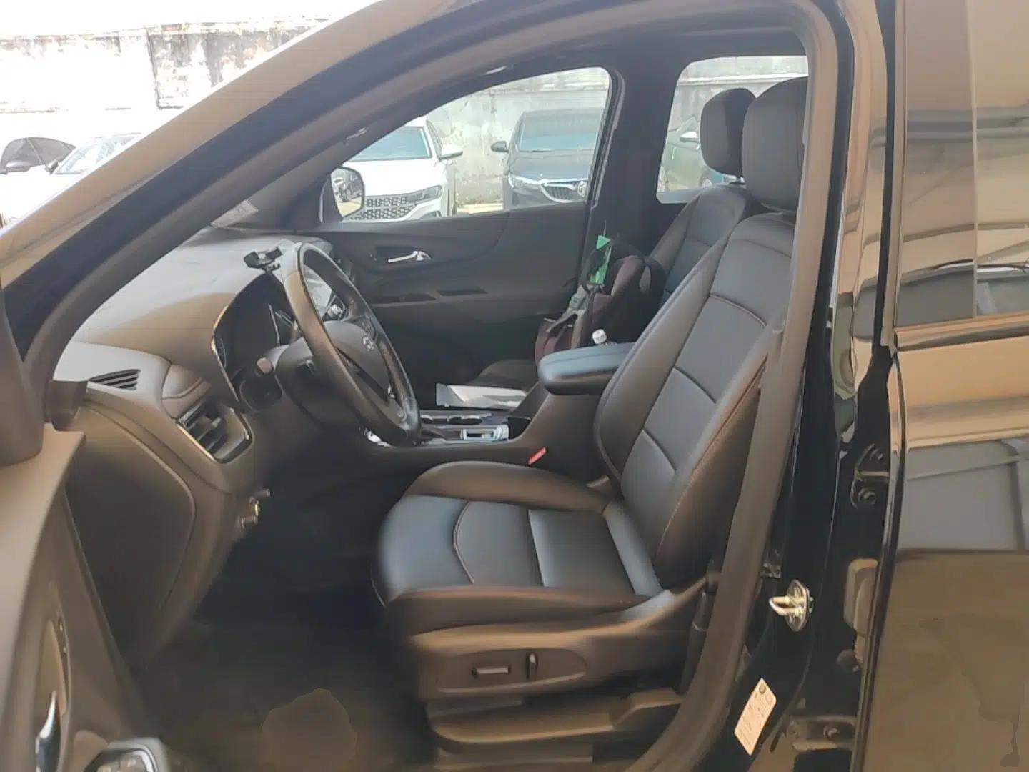 Chevrolet Equinox 2022 Mild Hybrid 550T RS Smart Boundary-Setting Edition — миниатюра 17