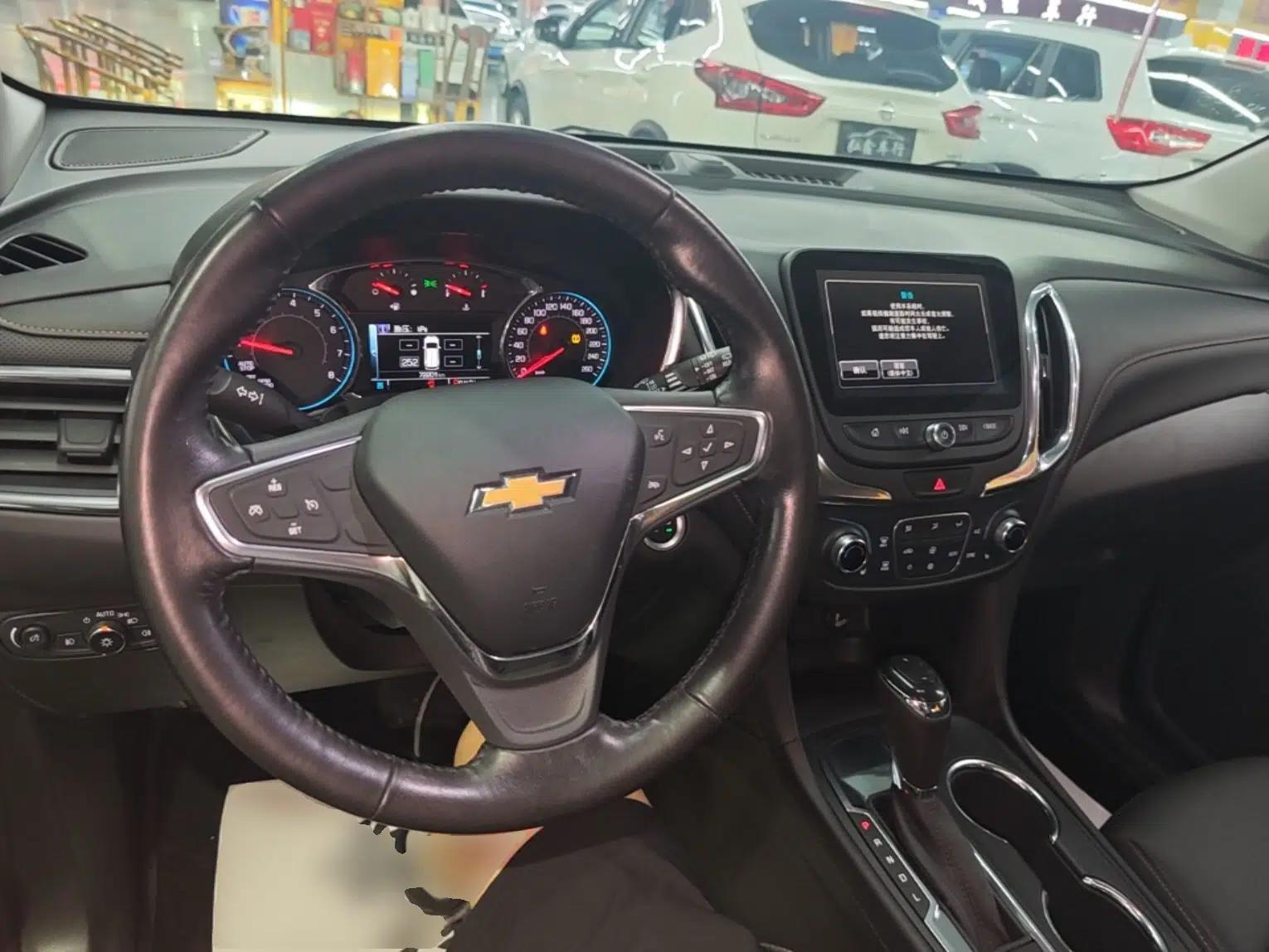 Chevrolet Equinox 2018 535T Automatic YuJie Edition — миниатюра 12