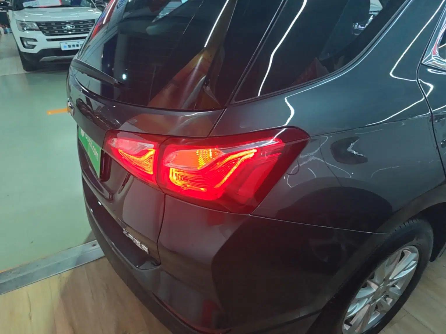 Chevrolet Equinox 2018 535T Automatic YuJie Edition — миниатюра 9