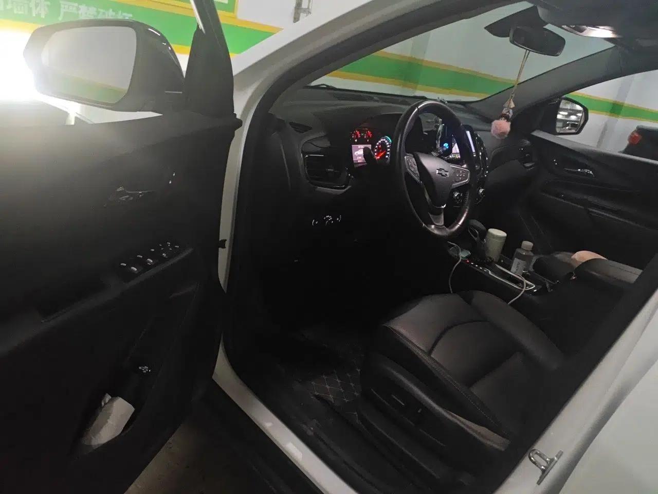 Chevrolet Equinox 2021 535T Yujie Edition — миниатюра 16