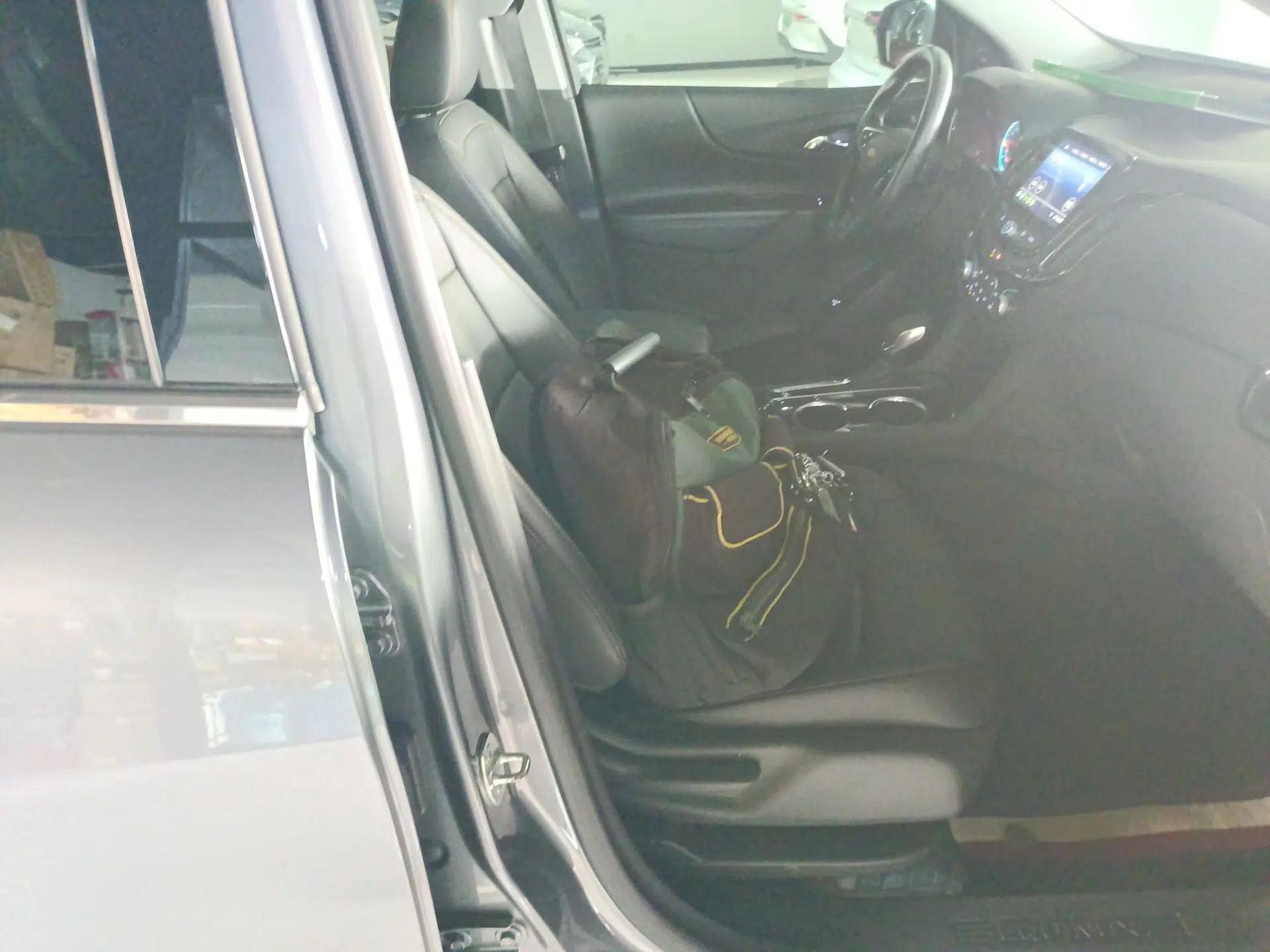 Chevrolet Equinox 2021 535T Yujie Edition — миниатюра 17