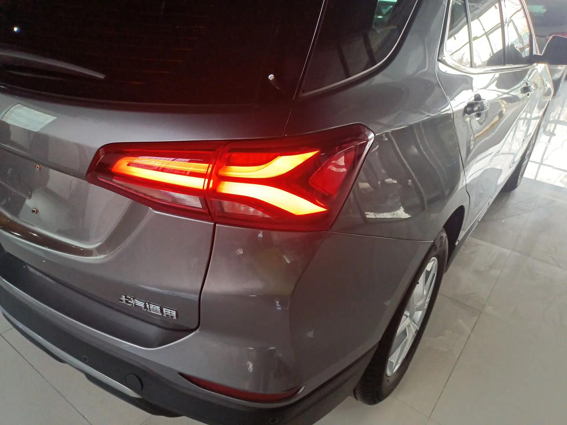 Chevrolet Equinox 2021 535T Yujie Edition — миниатюра 9