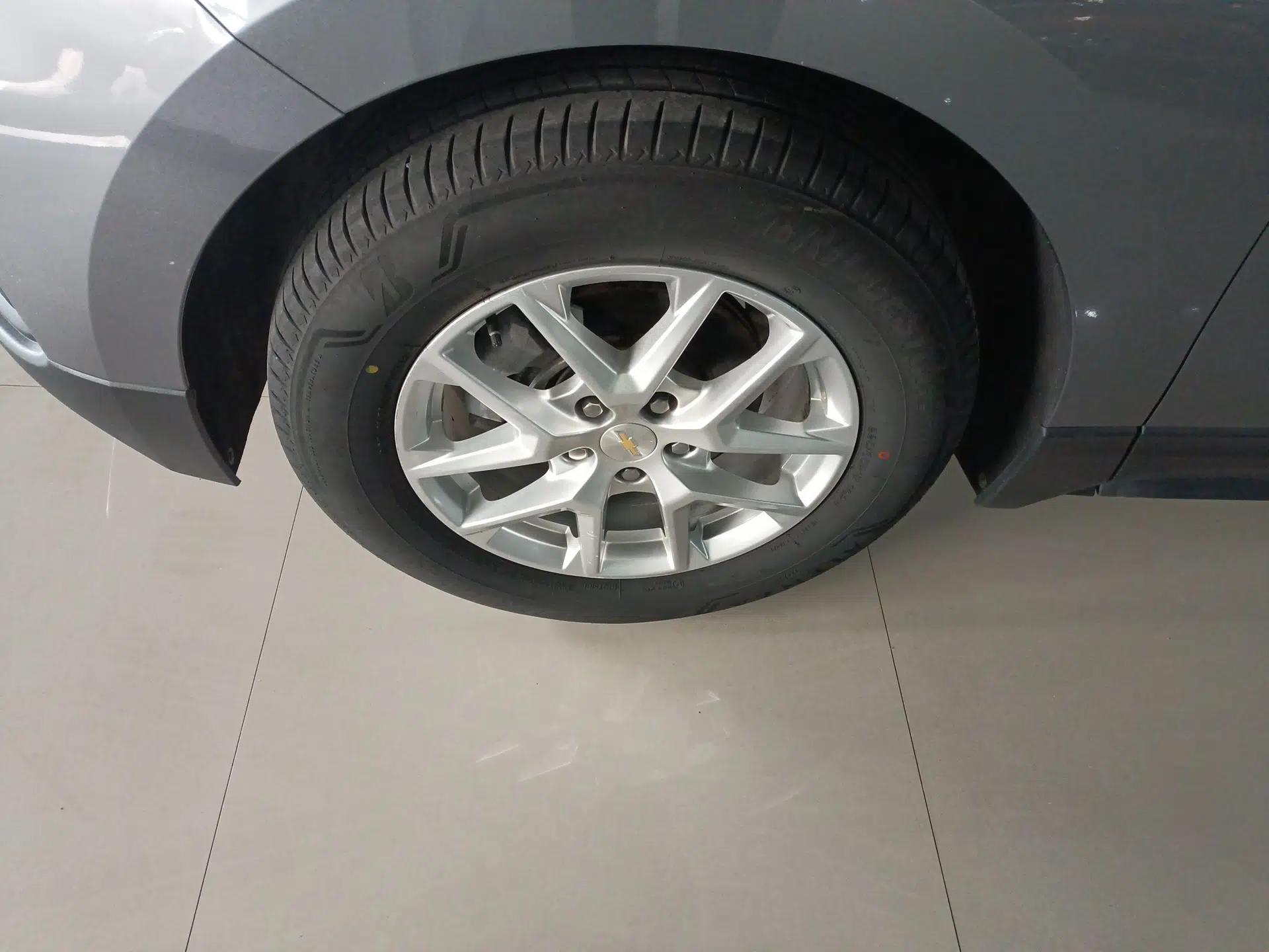 Chevrolet Equinox 2021 535T Yujie Edition — миниатюра 10