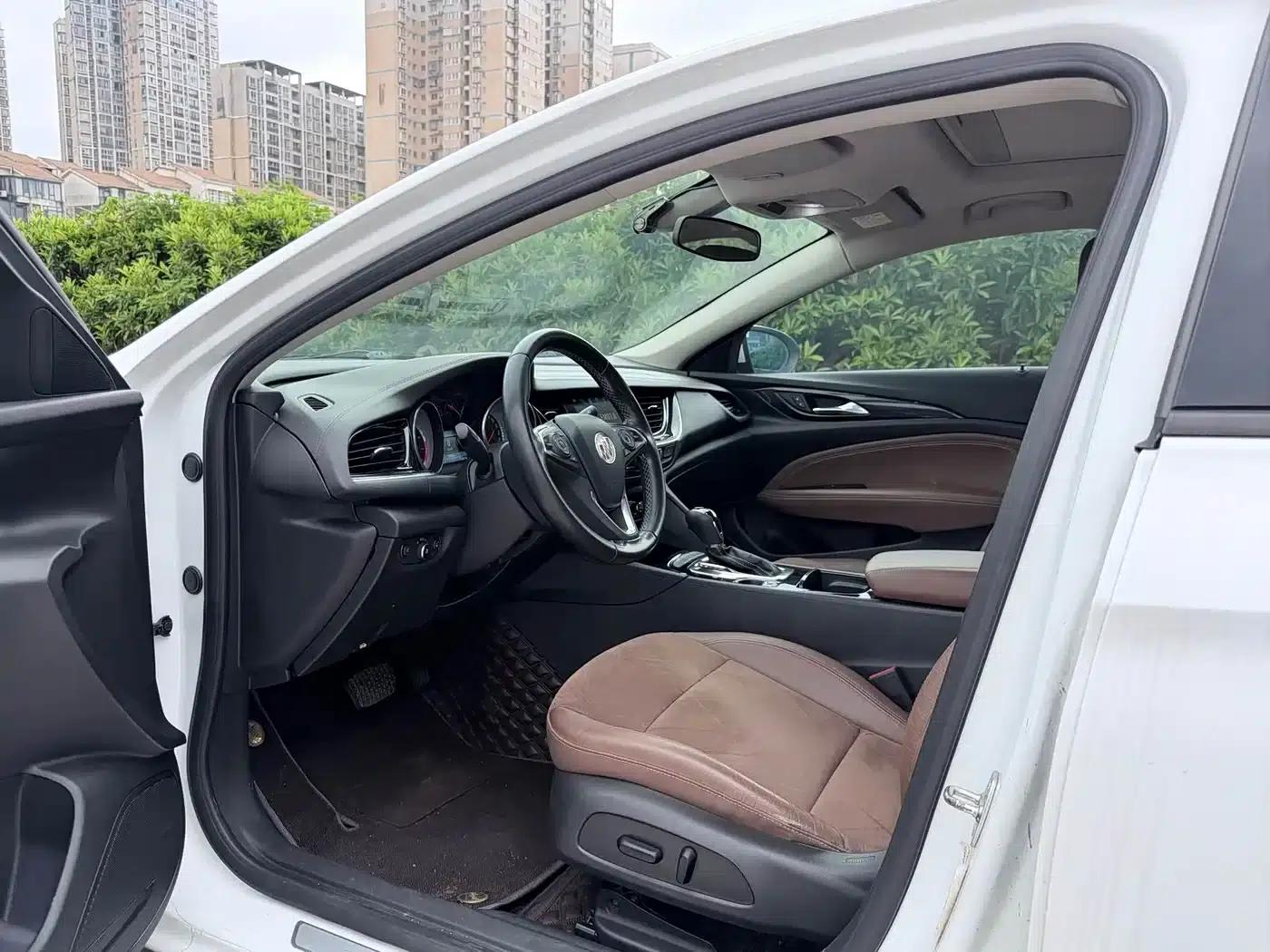 Buick Regal 2017 20T Elite — миниатюра 4
