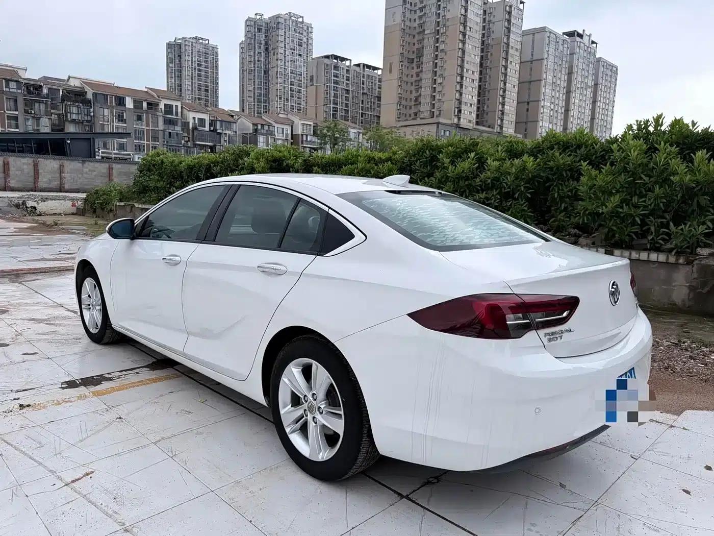 Buick Regal 2017 20T Elite — миниатюра 9