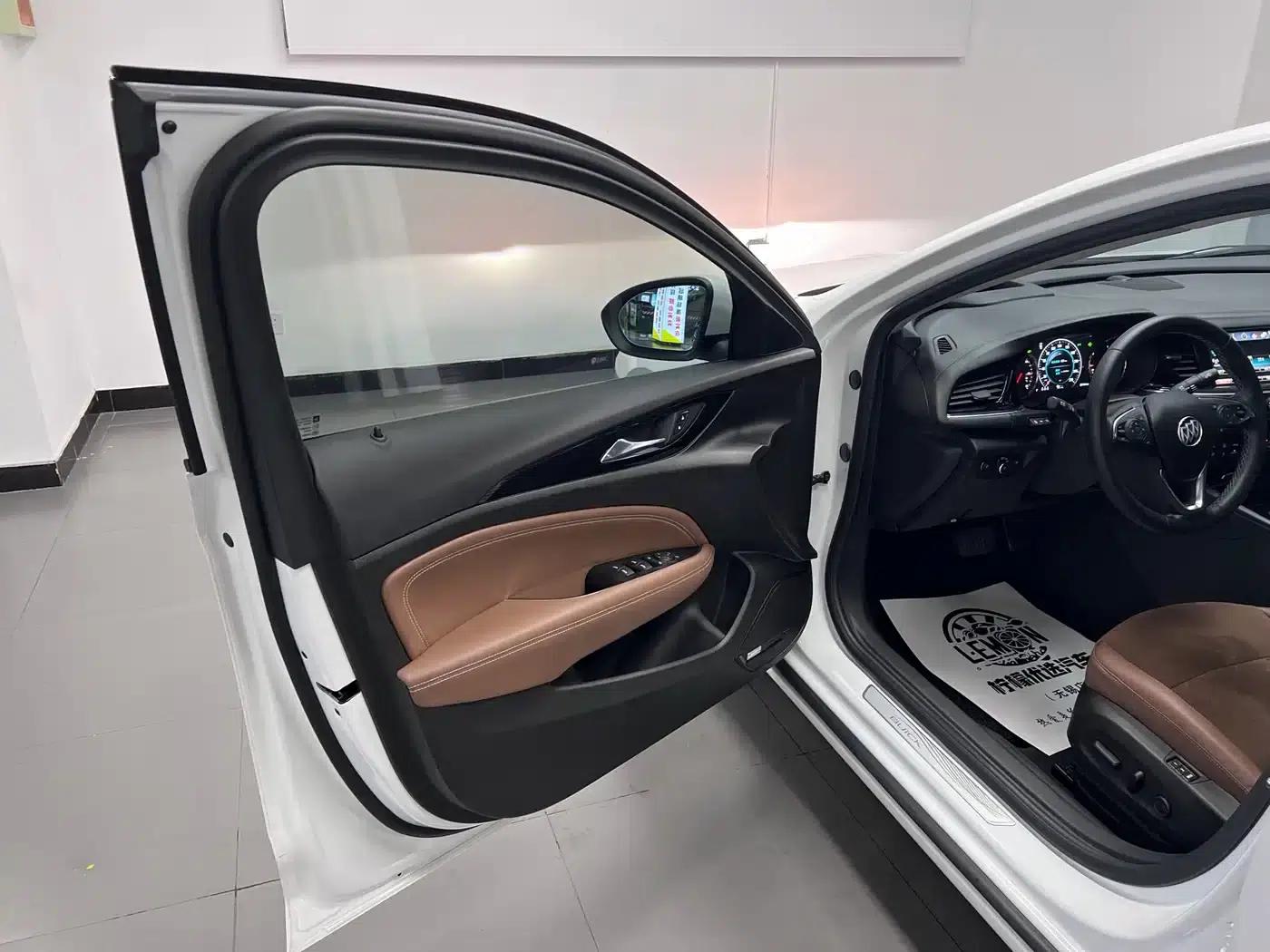 Buick Regal 2017 28T Premium — миниатюра 15