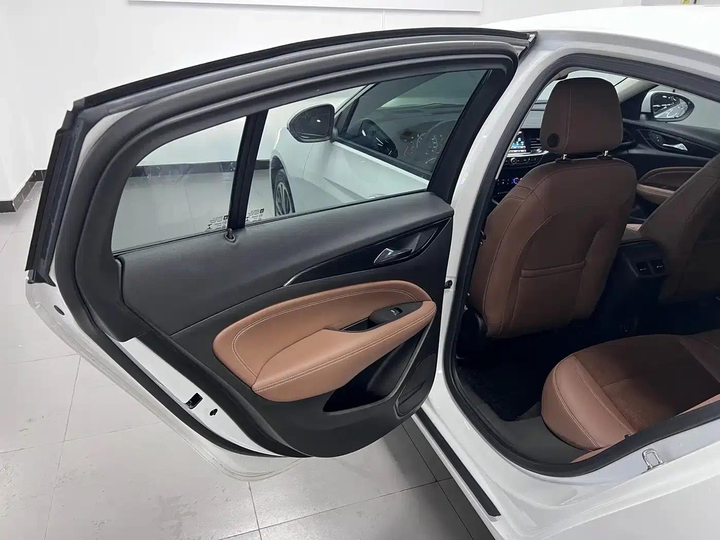 Buick Regal 2017 28T Premium — миниатюра 16