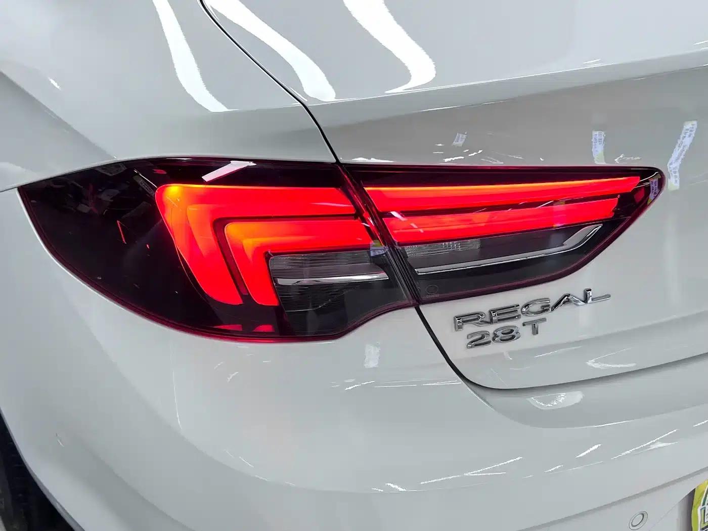 Buick Regal 2017 28T Premium — миниатюра 8