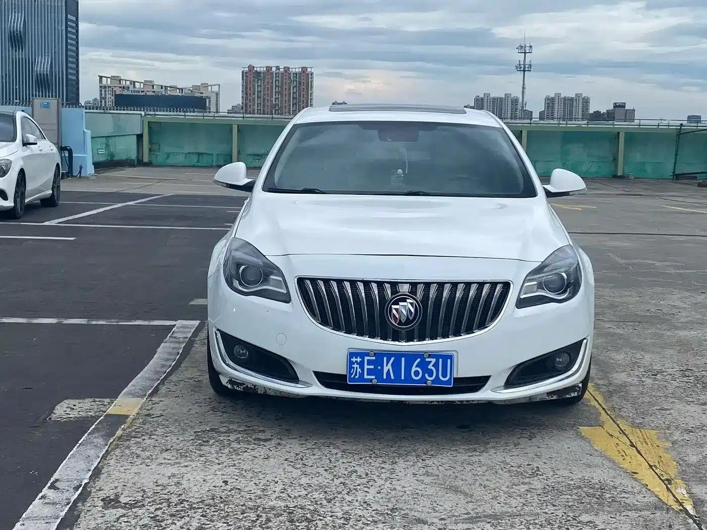 Buick Regal 2014 2.4L SIDI Luxury Fashion Edition — миниатюра 1