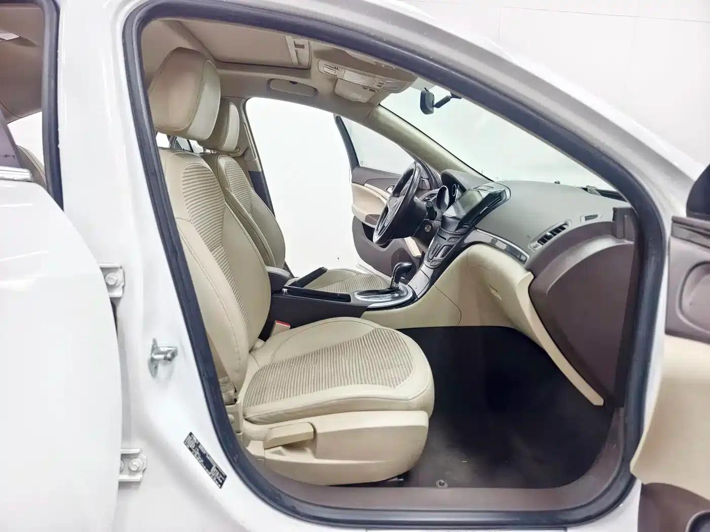 Buick Regal 2014 2.0L Leading Fashion Edition — миниатюра 14