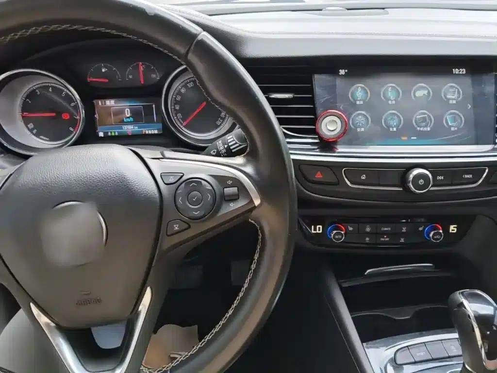 Buick Regal 2017 20T Elite — миниатюра 10