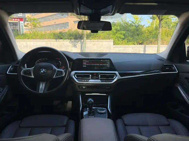 2021 BMW 3 Series 320Li M Sport Package — миниатюра 17