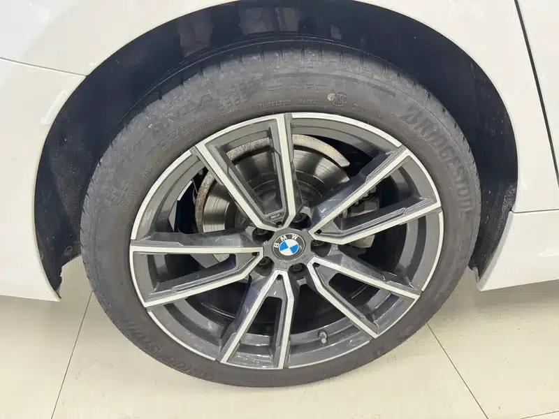 2023 BMW 3 Series 320Li M Sport Package — миниатюра 10