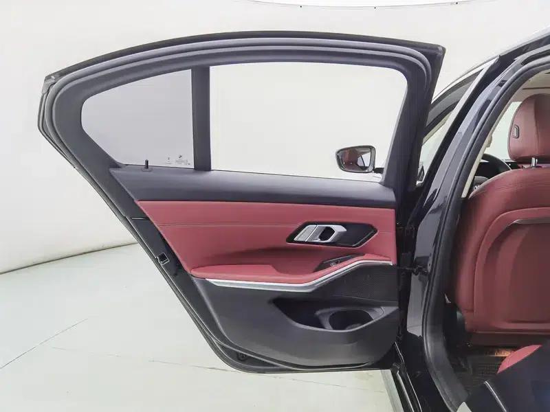 2023 BMW 3 Series 325i M Sport Package — миниатюра 24