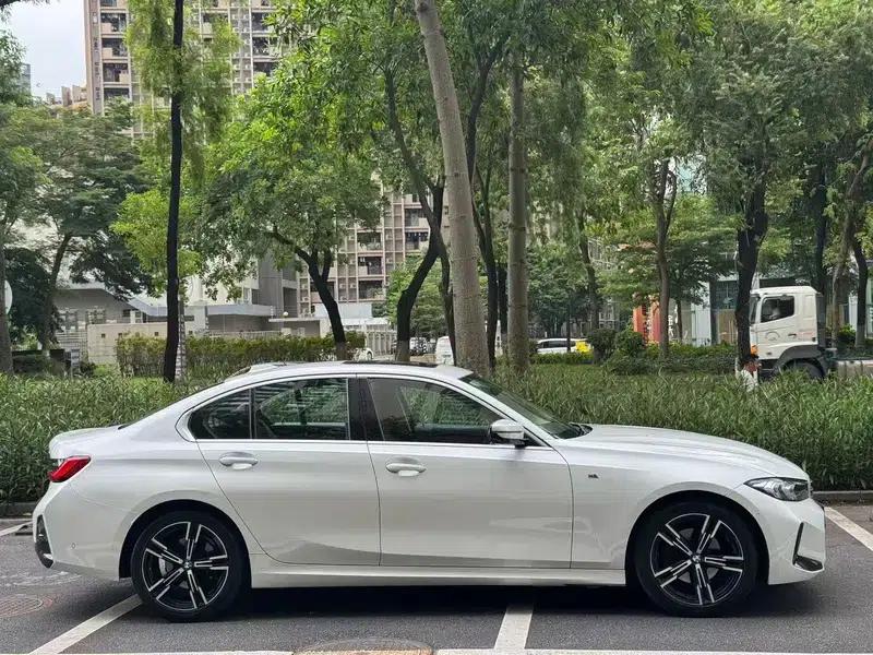 2023 BMW 3 Series 325i M Sport Package — миниатюра 5