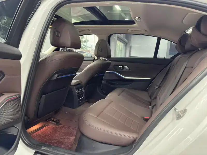 2020 BMW 3 Series 325Li M Sport Package — миниатюра 10