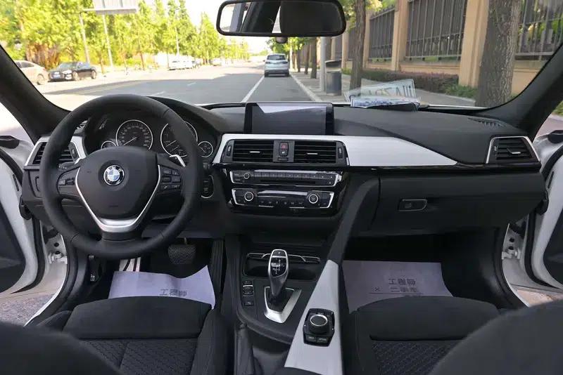 2017 BMW 3 Series 320i M Sport — миниатюра 23