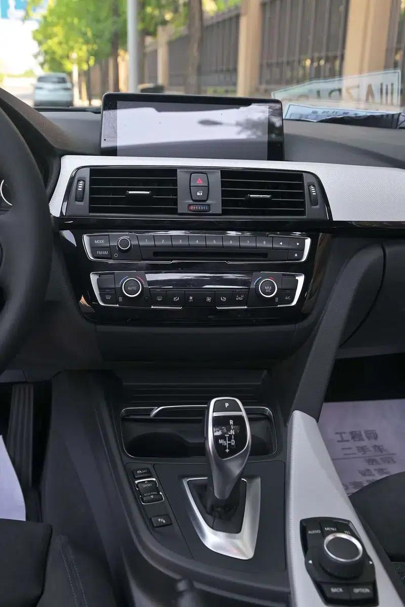 2017 BMW 3 Series 320i M Sport — миниатюра 24