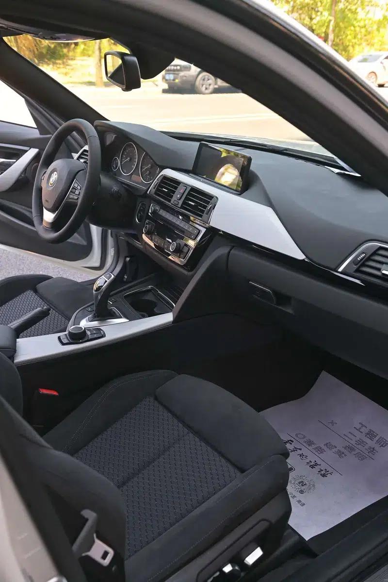 2017 BMW 3 Series 320i M Sport — миниатюра 28
