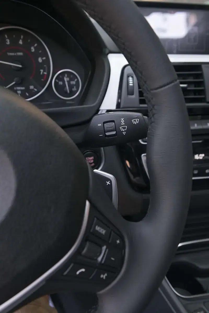 2017 BMW 3 Series 320i M Sport — миниатюра 30