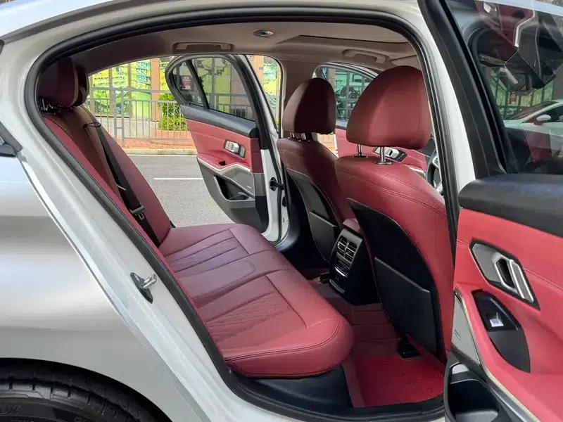 2022 BMW 3 Series 325i M Sport Shadow Edition — миниатюра 9