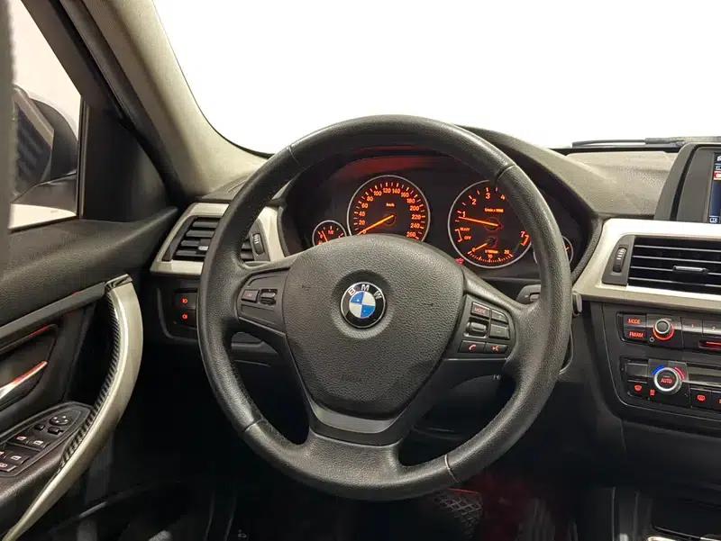 BMW 3 Series 2015 320Li Super Enjoyment Edition Fashion Model — миниатюра 9