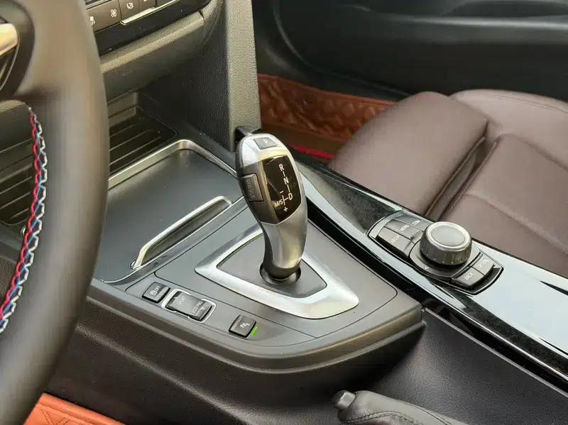 BMW 3 Series 2018 320Li Fashion Edition — миниатюра 11