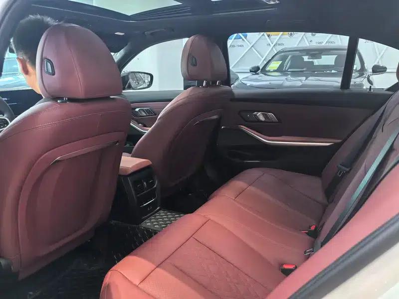 2026 BMW 3 Series 330Li M Sport Shadow Edition — миниатюра 11