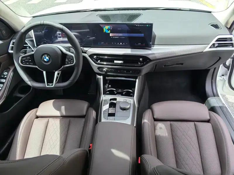 2026 BMW 3 Series 330Li M Sport Shadow Edition — миниатюра 28
