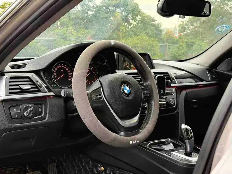 2017 BMW 3 Series 320Li Fashion Edition — миниатюра 11