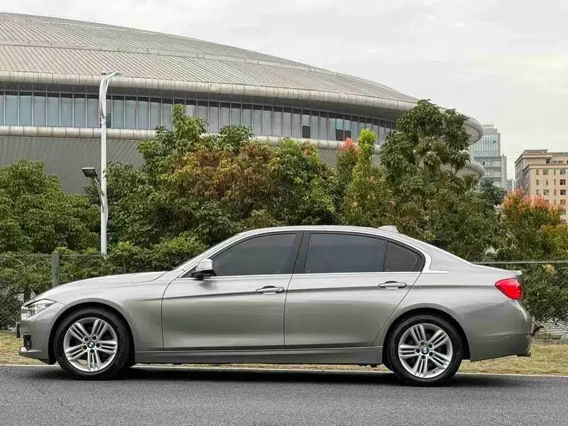 2017 BMW 3 Series 320Li Fashion Edition — миниатюра 3