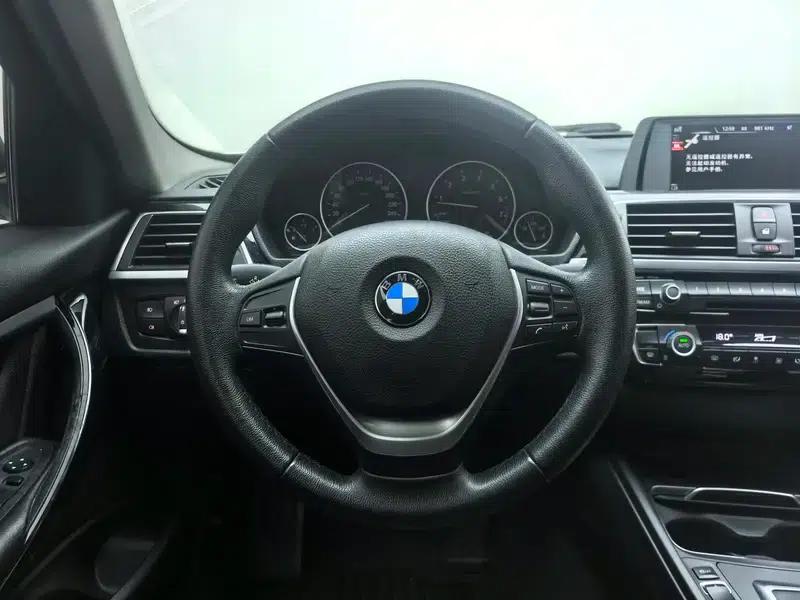 2017 BMW 3 Series 320Li Fashion Edition — миниатюра 16