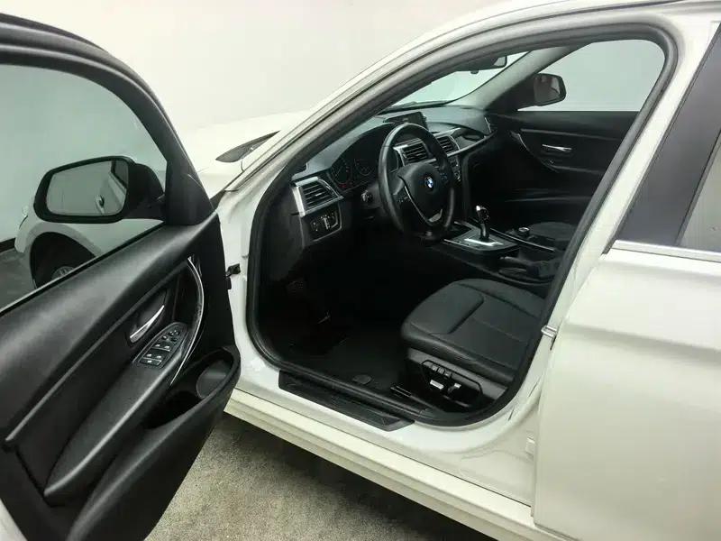 2017 BMW 3 Series 320Li Fashion Edition — миниатюра 17